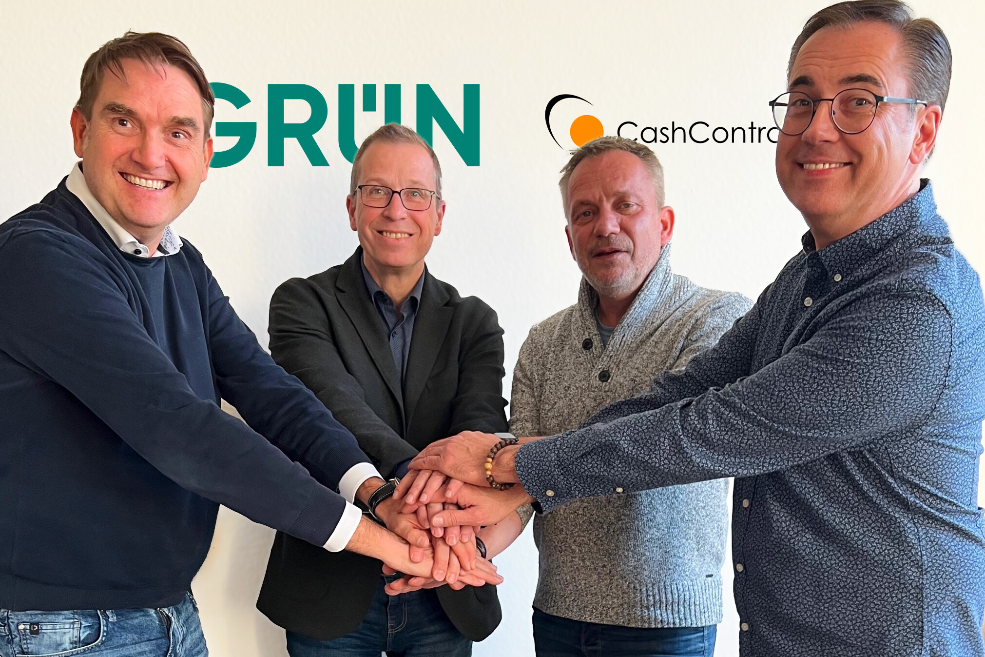 V.l.n.r: Dr. Oliver Grün (CEO GRÜN Software Group GmbH), Norbert Pohlen (CEO GRÜN raw) gemeinsam mit Claus Studener und Detlef Sattler (CashControl Kassensysteme GmbH).