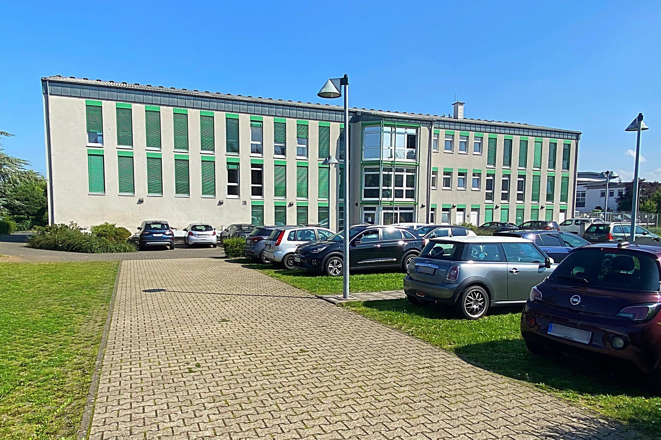 Combined office and data center GRÜN raw in Kreuzau.